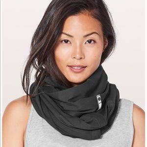 Lululemon Blk Vinyasa Scarf